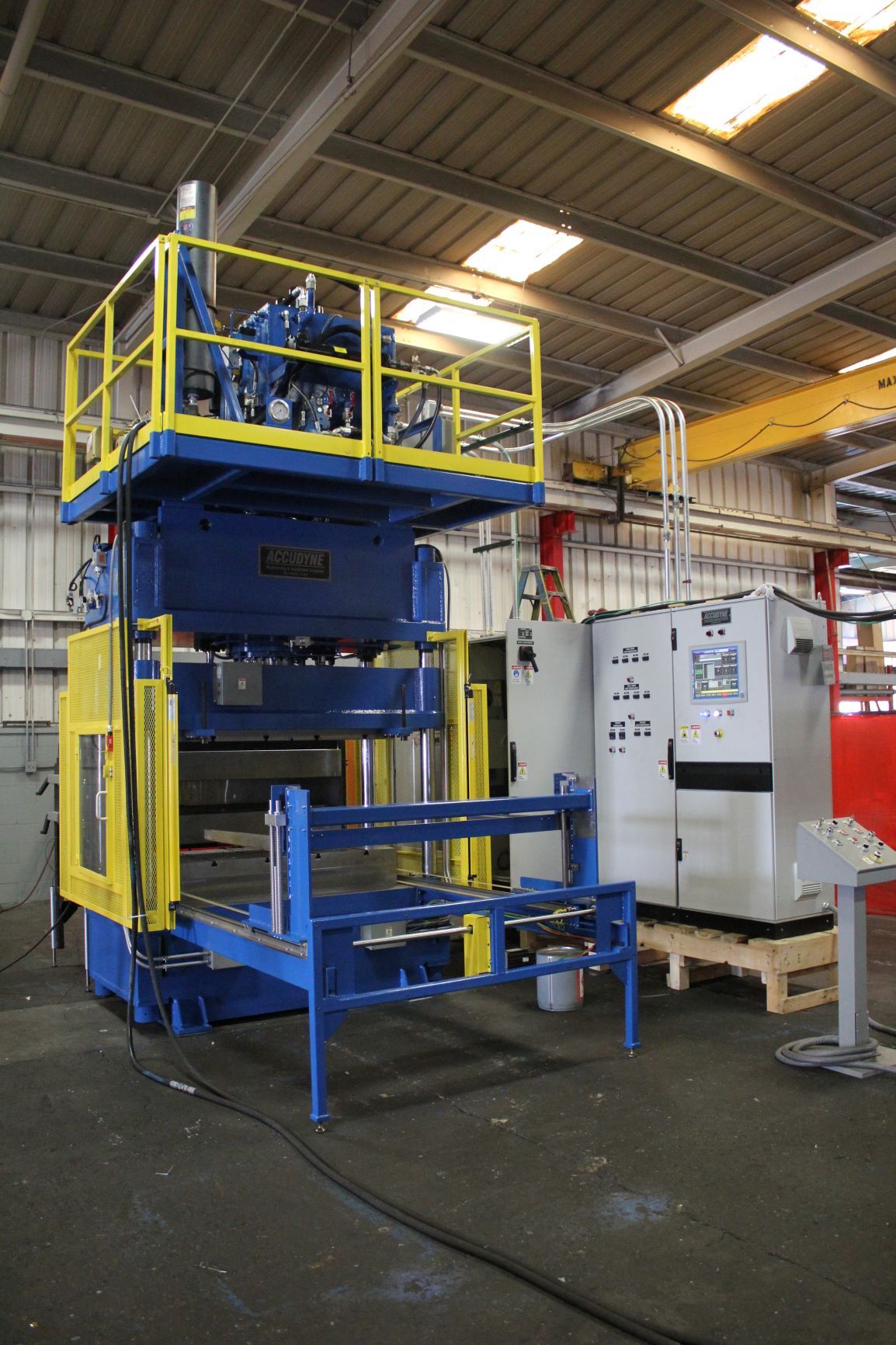 60” x 24” 200 Ton Thermoplastic Press